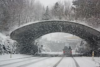 Niebezpieczna pogoda w Polsce. Naciągają burze śnieżne!