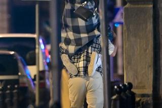 Wiktoria Gąsiewska jest noszona na rękach