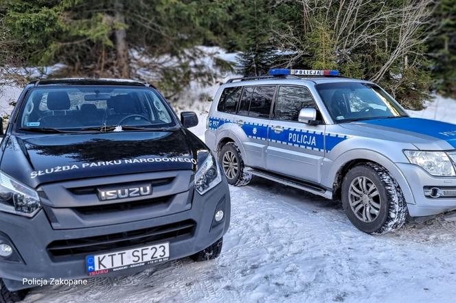 Turyści znad Morskiego Oka proszą się o kłopoty! Musiała interweniować policja [ZDJĘCIA].