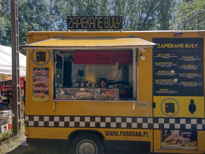 Trwa Festiwal Smaków Food Trucków w Olsztynie. Co dobrego można zjeść? [ZDJĘCIA]