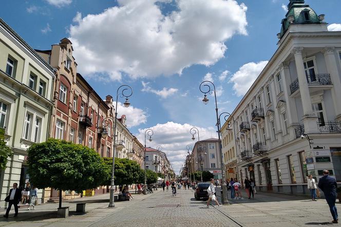 Ulica Sienkiewicza w Kielcach - główny deptak miejski