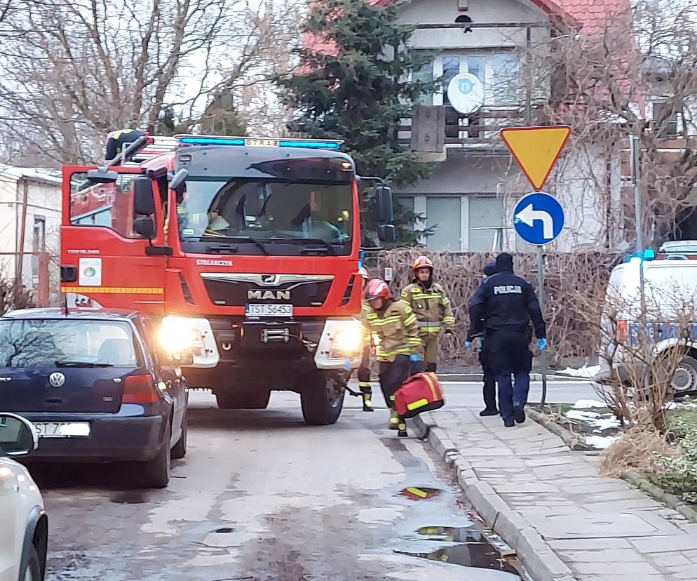 Wyważyli drzwi ... w mieszkaniu nikogo nie było. Fałszywy, sąsiedzki alarm na Słonecznej w Starachowicach