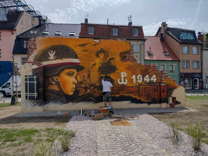 Jelenia Góra upamiętnia Powstańców Warszawskich. Zobacz piękny powstańczy mural 