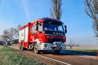 Dachowanie osobówki pod Sokołowem Podlaskim. Jedna osoba nie żyje, druga trafiła do szpitala
