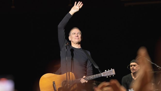 BRYAN ADAMS W ATLAS ARENIE