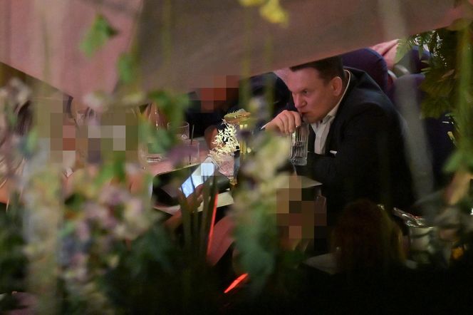 Joanna Krupa w objęciach Dominika Tarczyńskiego.