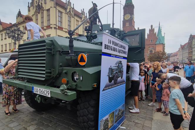 Święto Wojska Polskiego we Wrocławiu. Taki sprzęt zaprezentowano na wrocławskim Rynku 