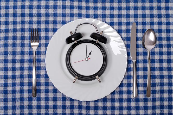 Co jeść i o jakiej porze dnia, czyli w jakich godzinach jeść, żeby schudnąć