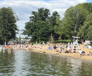 Wakacyjny patrol Eska Summer City na olsztyńskiej Plaży Miejskiej