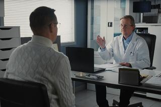 M jak miłość odc. 1733. Piotrek (Marcin Mroczek), kardiolog (Dariusz Dobkowski)