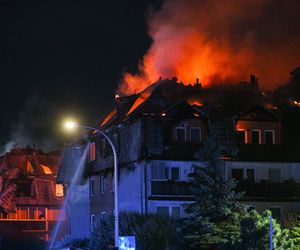 Pożar bloku w Ząbkach. Przerażające zdjęcia z miejsca tragedii
