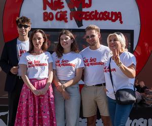 Wielki budzik stanął w centrum miasta. „Nie śpij, bo Cię przegłosują!”