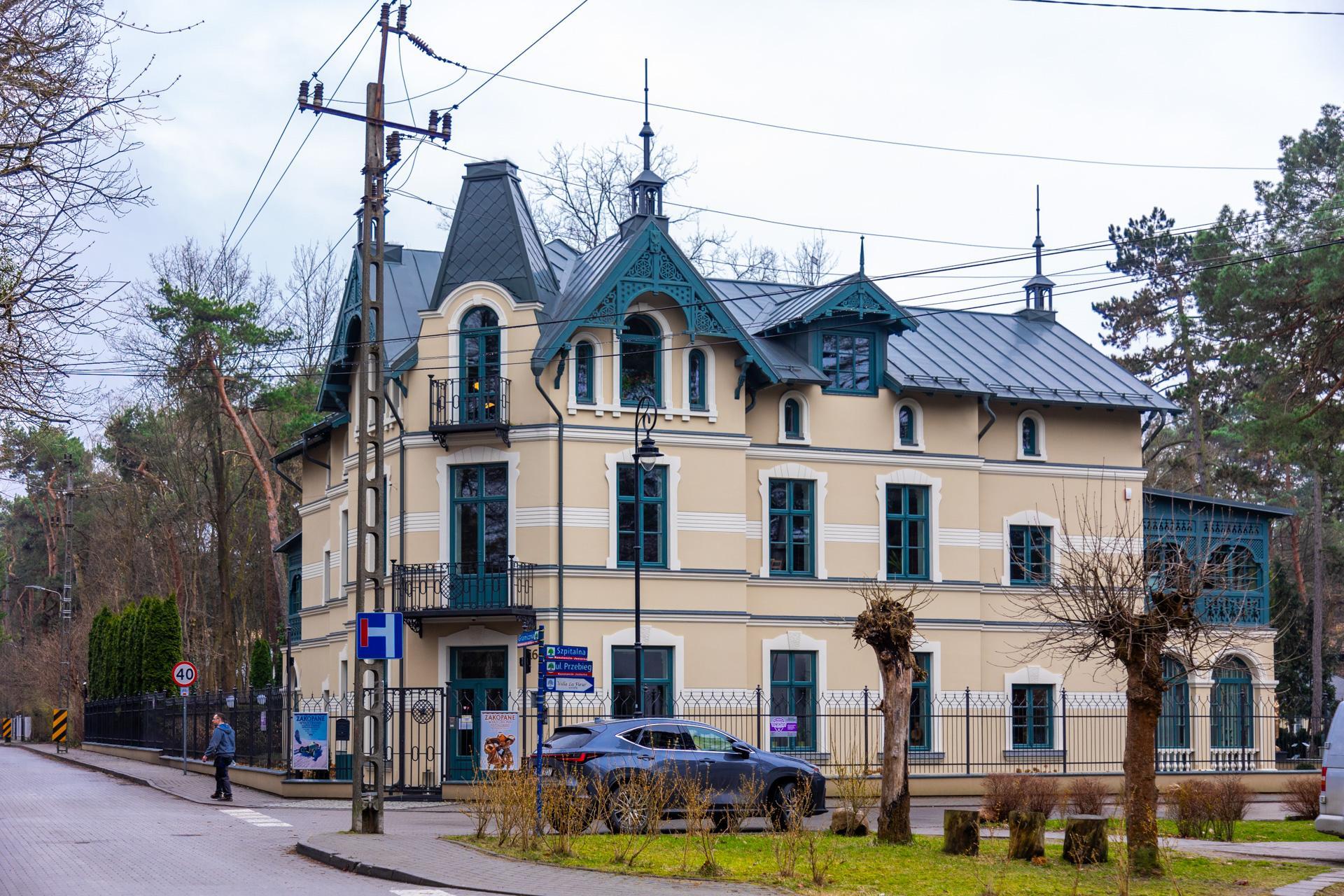 Konstancin-Jeziorna. Zabytkowe wille odzyskują dawny blask - zobacz wyremontowane rezydencje