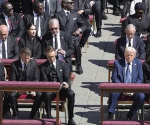 Gafy polityków na pogrzebie papieża Franciszka! Telefony i stroje