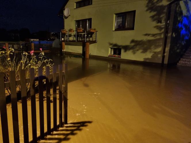 Burza na Śląsku. Woda zalała Tarnowskie Góry, Bytom, Zabrze i Myszków