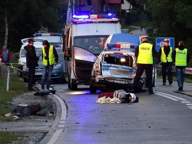 Gietrzwałd. Radiowóz ROZJECHAŁ motocyklistów! Jedna osoba nie żyje