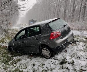 18-latka straciła panowanie nad autem i wjechała do rowu