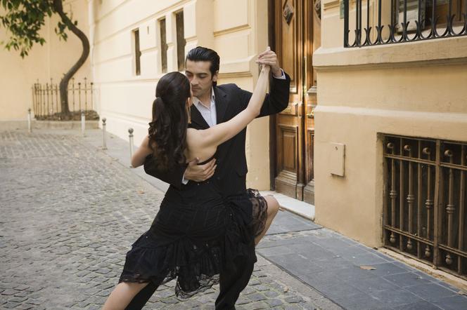Tango argentyńskie - historia, styl i kroki tańca