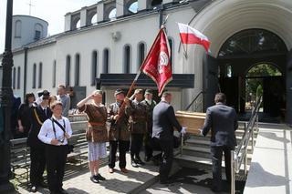 Dziewięć trumien przed ołtarzem. Przejmujący pogrzeb, łzy same płyną do oczu