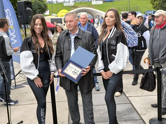Tablice dla Buśkiewicza i Golloba