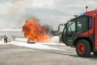 Nowe pojazdy Lotniskowej Straży Pożarnej 