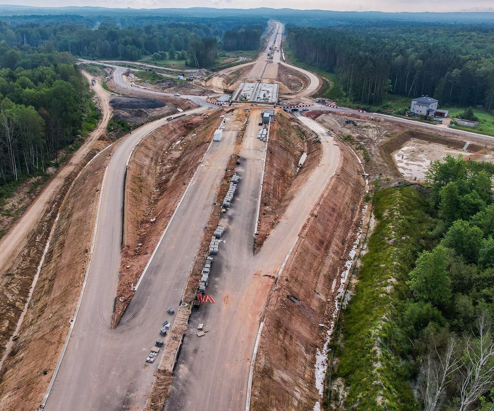 Plac budowy pierwszej części obwodnicy Zawiercia i Poręby w czerwcu 2024 r.