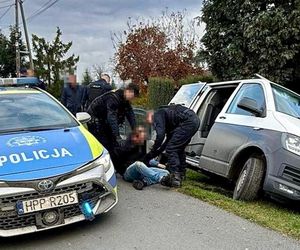 Brawurowa ucieczka skradzionym autem. Myśleli, że zgubią policyjny pościg