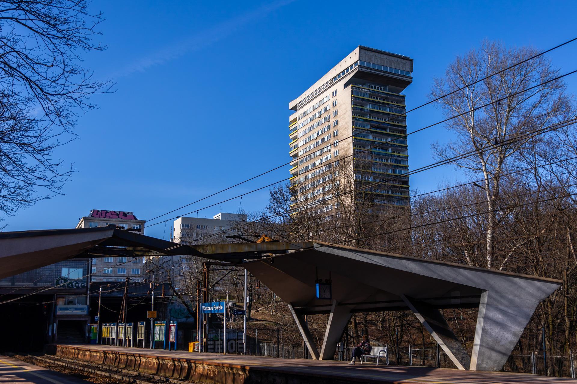 Młotek na Smolnej 8 w Warszawie. Zobacz zdjęcia symbolu luksusowych mieszkań w PRL-u