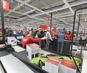 Wielkie otwarcie sklepu szwedzkiego giganta w Warszawie. Były gigantyczne promocje i długie kolejki