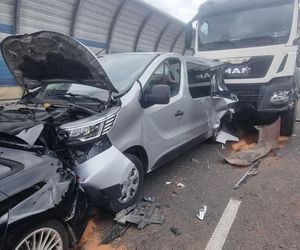 Karambol na S8 w Warszawie. Lądował śmigłowiec LPR. Zderzenie ośmiu pojazdów przed mostem