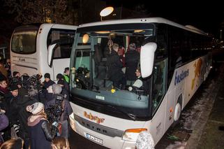 Szokujący gest bawarskiego starosty! Wysłał autobus uchodźców do siedziby MERKEL! 