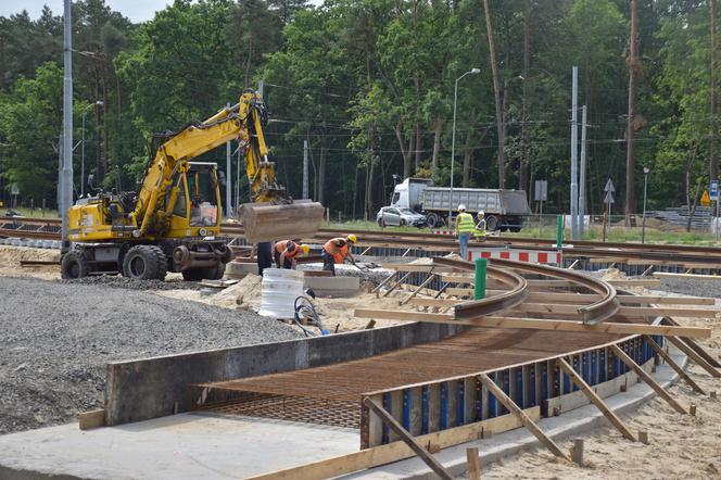 Szczecin: Nowe torowisko, utrudnienia dla kierowców i pieszych. Prace na przyszłym węźle Głębokie idą pełną parą [ZDJĘCIA]