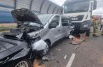 Karambol na S8 w Warszawie. Lądował śmigłowiec LPR. Zderzenie ośmiu pojazdów przed mostem