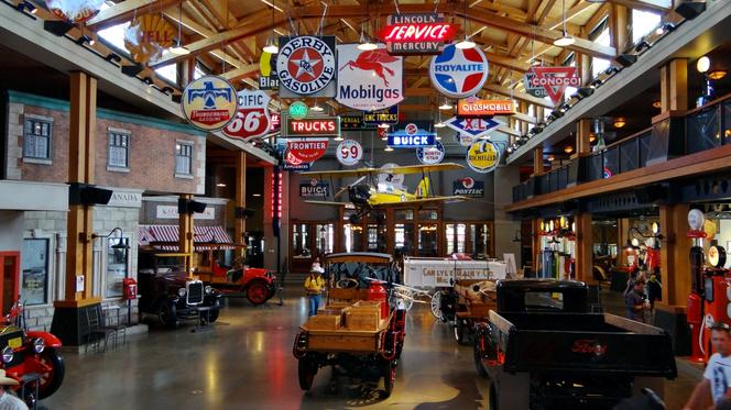 muzeum motoryzacji Heritage Park Historical Village w Calgary