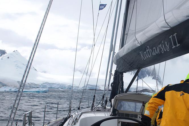 Katharsis II w rejsie dookoła Antarktydy pod banderą Żagli