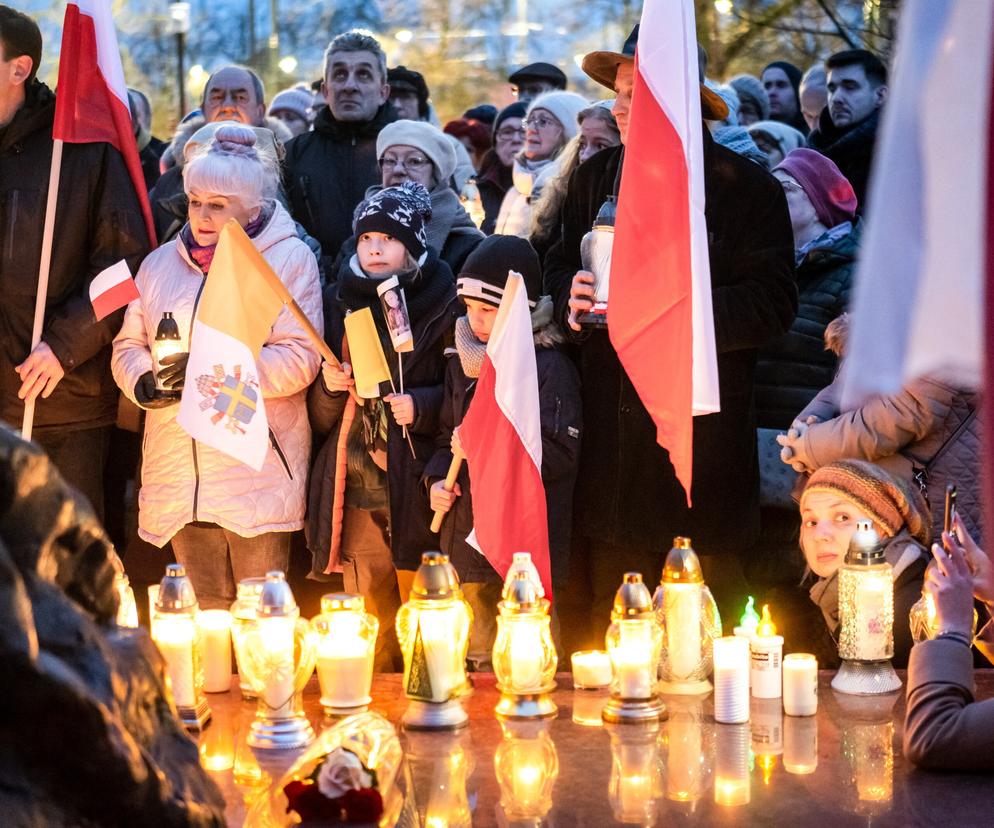 Manifestacja w obronie dobrego imienia św. Jana Pawła II w Toruniu.