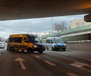 Utrudnienia przy tunelu Fieldorfa Nila w Białymstoku. Policja wyjaśnia, czy doszło do próby samobójczej 