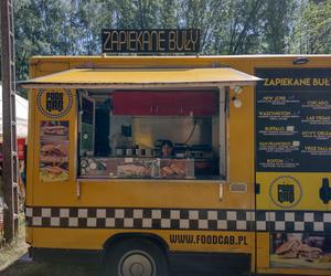 Trwa Festiwal Smaków Food Trucków w Olsztynie. Co dobrego można zjeść? [ZDJĘCIA]