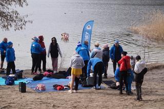 Bydgoskie Morsy wskoczyły do jeziora w Pieckach! 