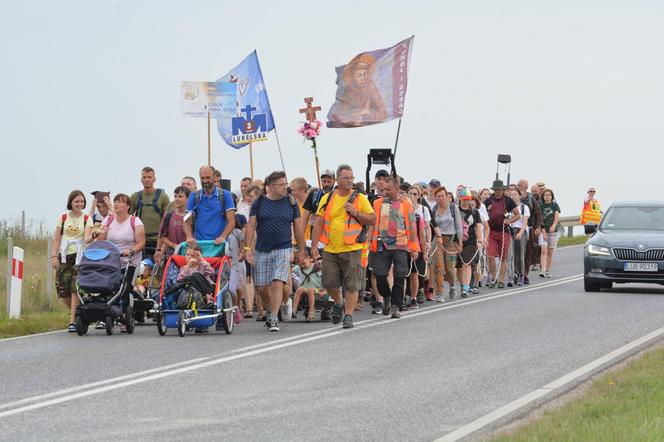 Śpiewający dzień lubelskich pątników na szlaku do Jasnej Góry!