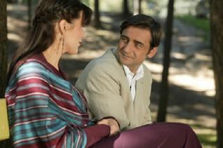 	M jak miłość. Jacek Milecki (Robert Gonera), jego szefowa i kochanka Iwona Majer (Katarzyna Herman)