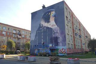 Przy ulicy Broniewskiego powstaje mural związany ze 110-leciem Kina Sokół