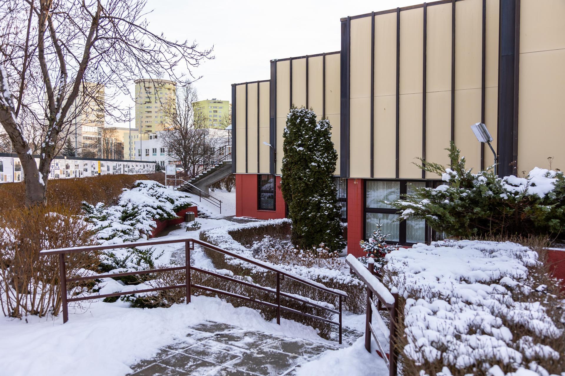 Przyczółek Grochowski - zdjęcia warszawskiego Pekinu. Zobacz, jak wygląda najdłuższy blok w Polsce