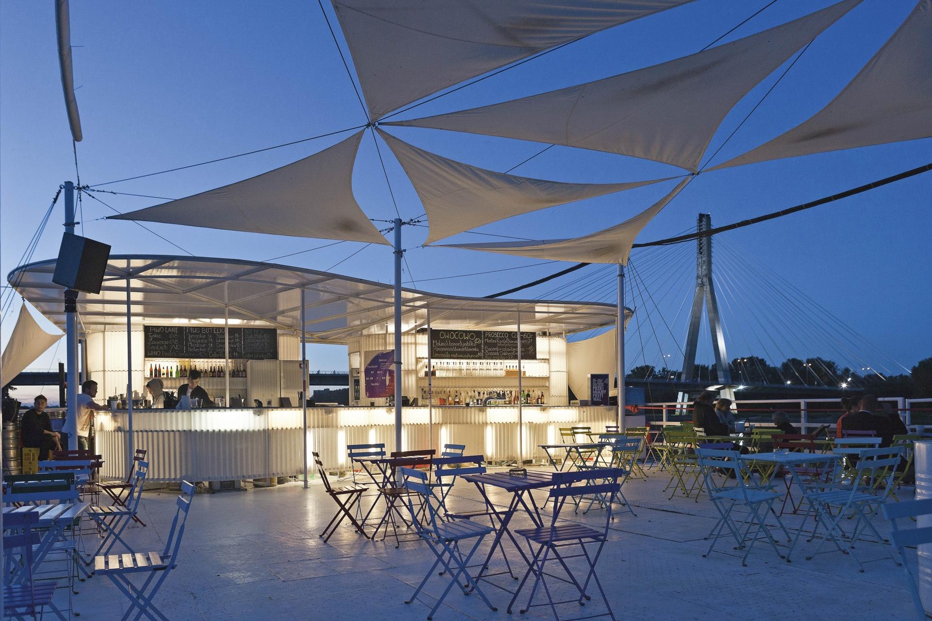 Klubokawiarnia BarKa nad Wisłą w Warszawie