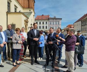 Konferencja Jakuba Kwaśnego, kandydata Koalicji Obywatelskiej na prezydenta Tarnowa