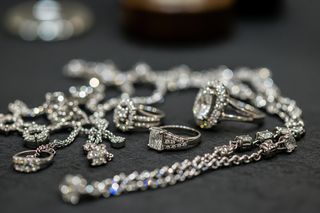 Okradł jubilera w centrum Siedlec i uciekł. Policja zatrzymała 44-latka!