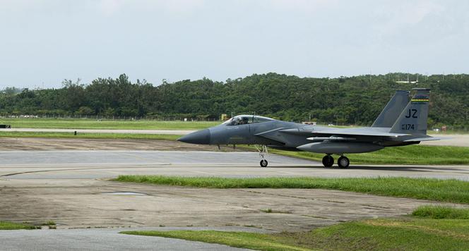 Amerykańskie samoloty F-15 i F-16 w Japonii