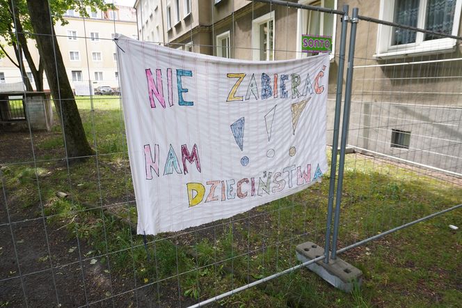 Ogrodzony plac zabaw na Winogradach