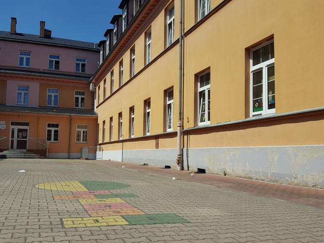 Kolejne alarmy bombowe w placówkach oświatowych w pow. leszczyńskim 