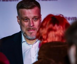 Adrian Zandberg świętuje po konwencji w Olsztynie